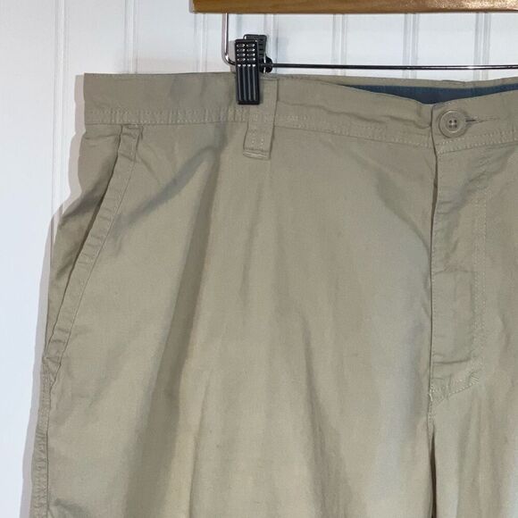 Columbia Flat Front Shorts Mens 40W/10L Tan Regular Classic Fit Hiking Golf - Picture 2 of 10